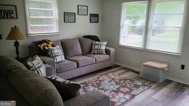 Building Photo - 114 Randall Ave