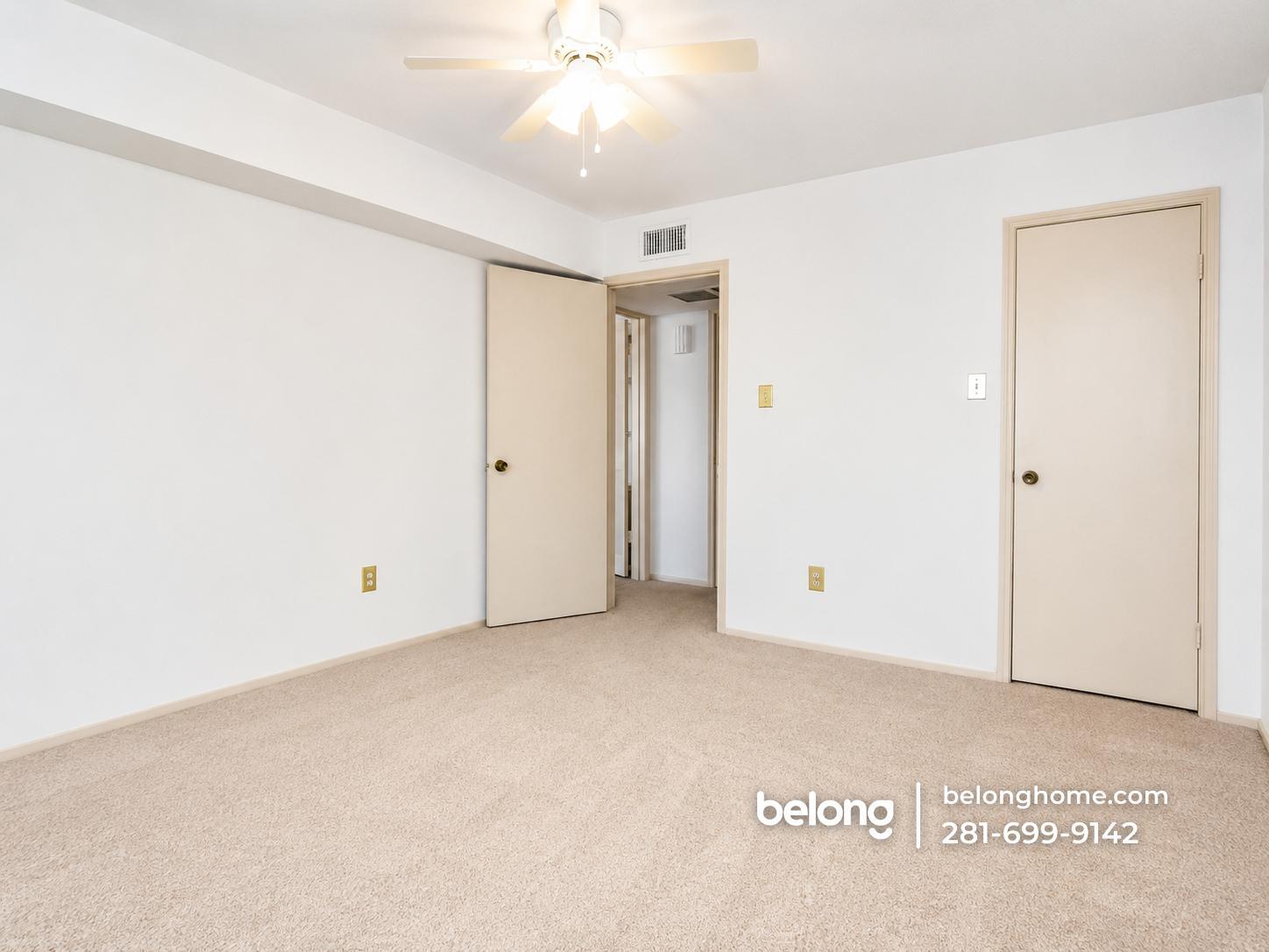 Building Photo - 357 N Post Oak Ln