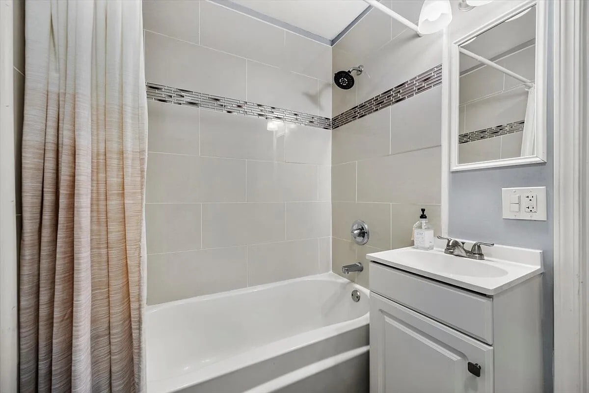 Building Photo - 555 N 68th Ave