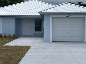 Building Photo - 1084 Haven Pl