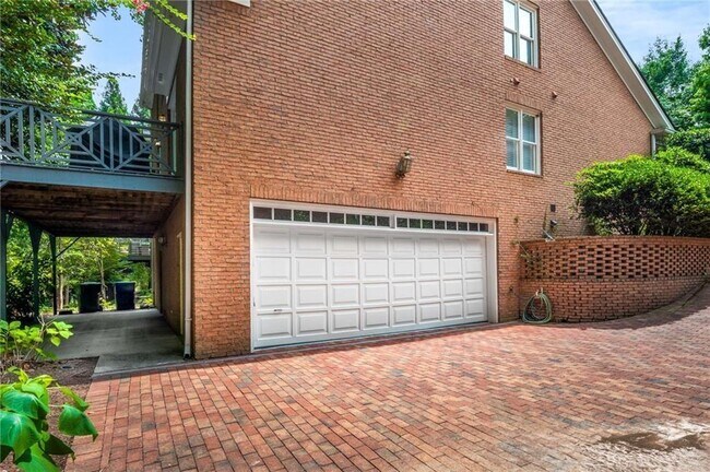 Building Photo - 448 Ivy Park Ln NE