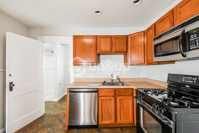 Building Photo - Fantastic 2bd/1ba home! Let yourself in!