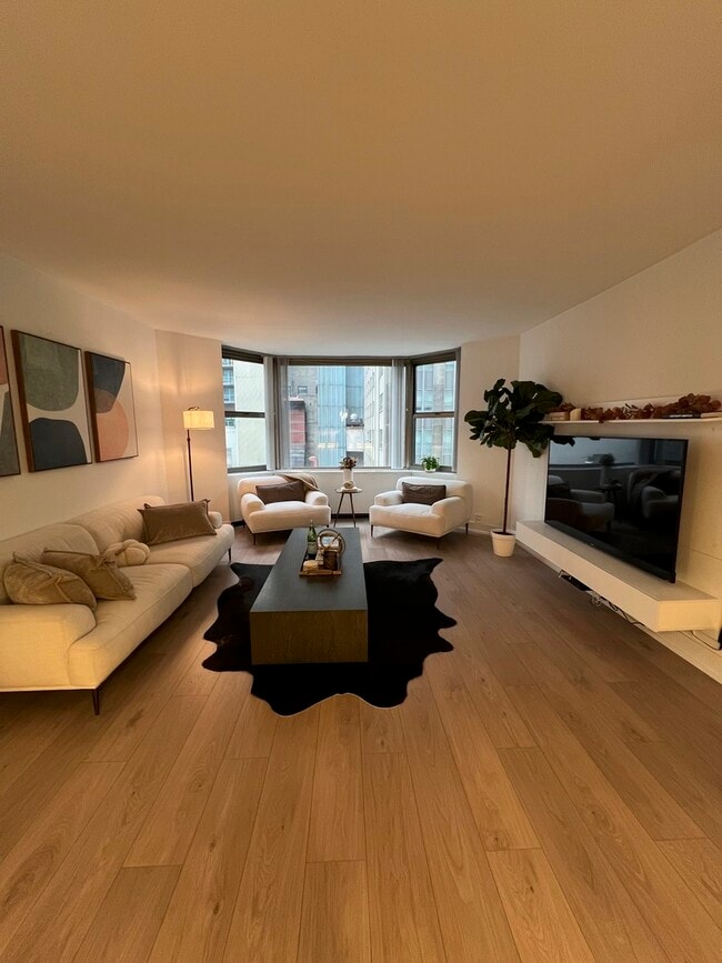 Building Photo - 535 N Michigan Ave