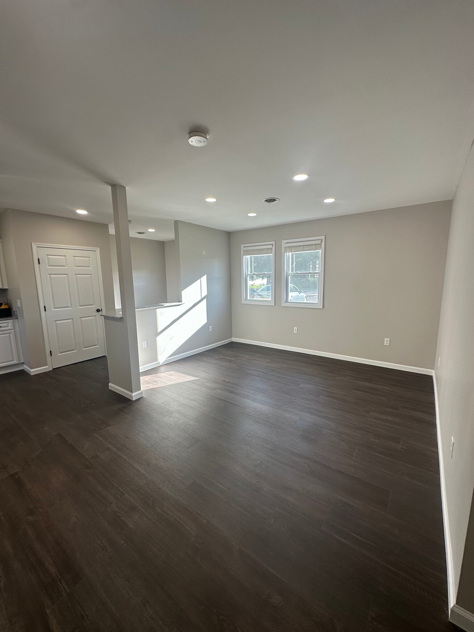 Building Photo - 6351 E Townline Rd