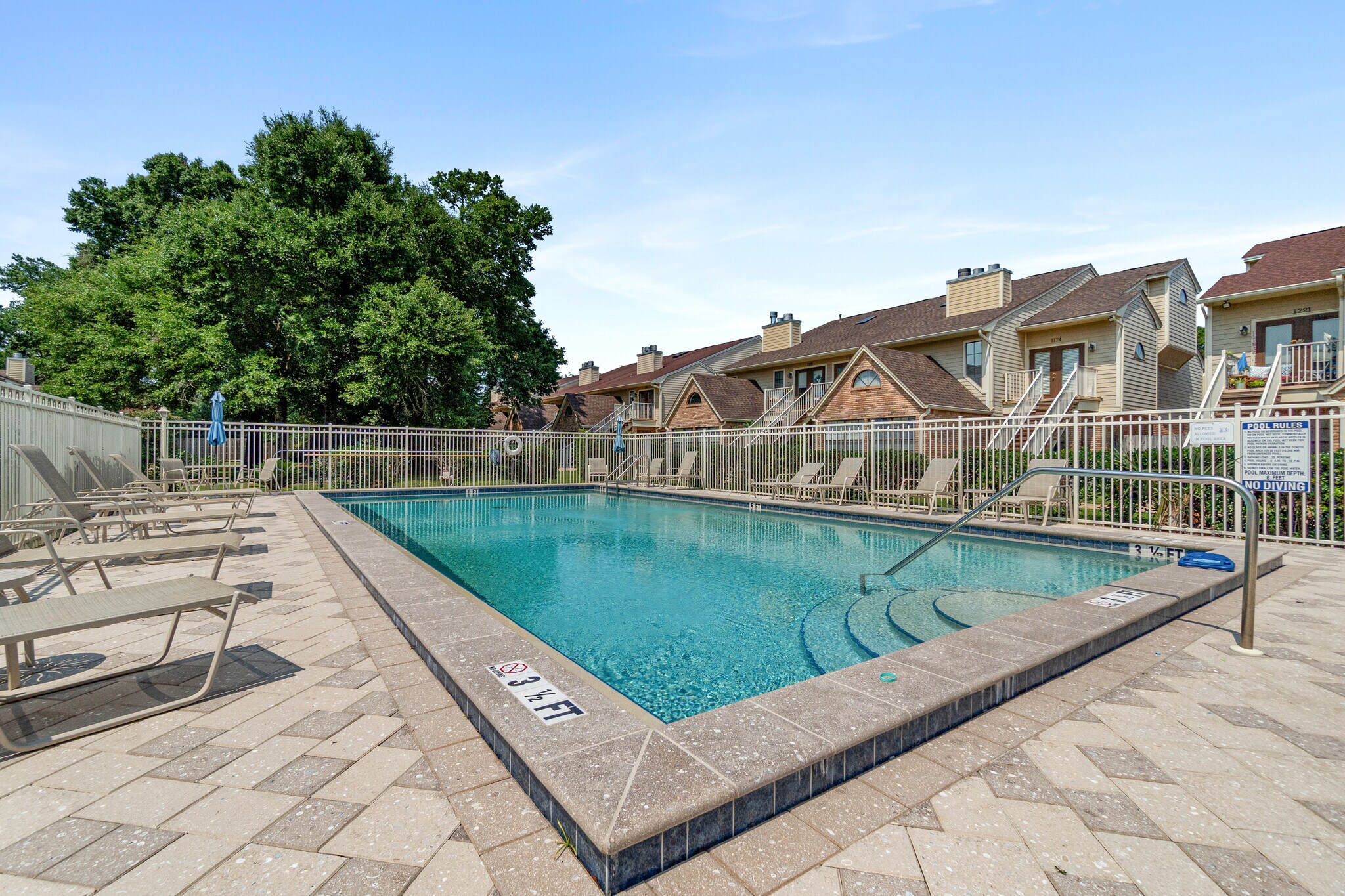 Building Photo - 5001 Grande Dr