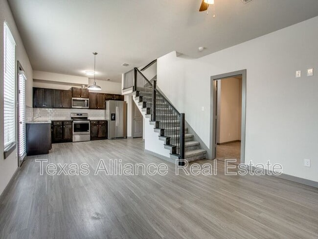 Building Photo - 10684 Tube Dr