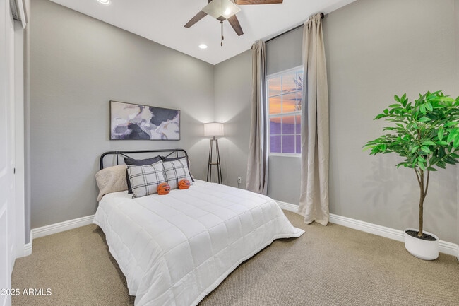 Building Photo - 4254 E Valencia Dr