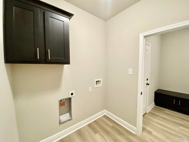 Building Photo - 831 Avellanas Dr