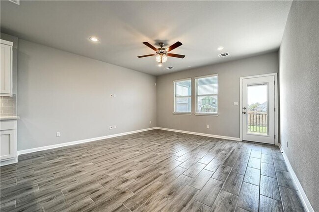 Building Photo - 2924 Sage Ranch Dr