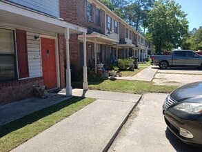 Building Photo - Huge 3 bed unit in North Charleston!