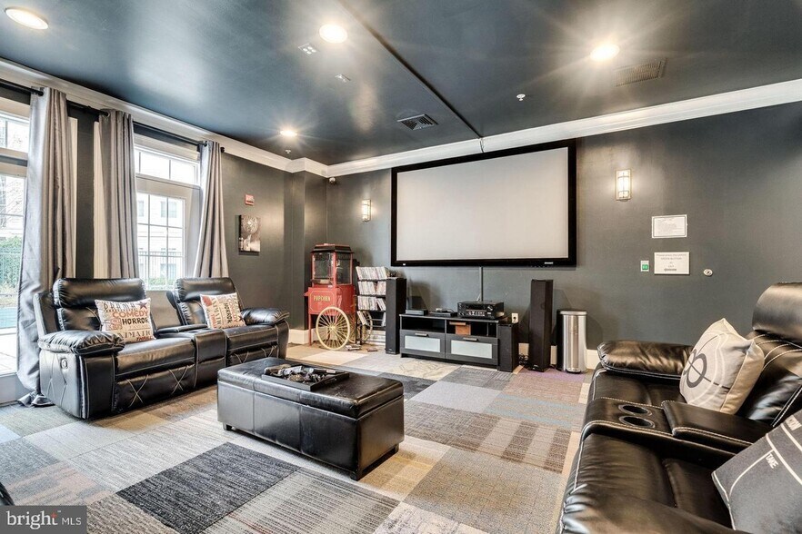 Movie Room - 2321 25th St S
