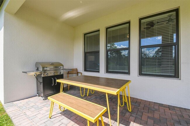 Building Photo - 9571 Little Bluestem Dr