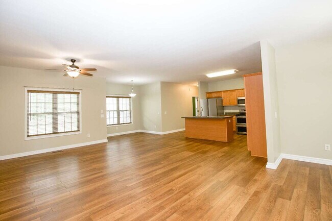 Primary Photo - 110 Willow Creek Ln