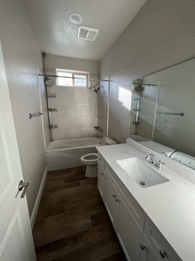 Building Photo - 1394 E Via Dorata Way