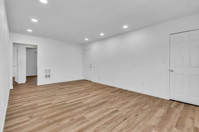 Building Photo - 1408 Hermes Ave