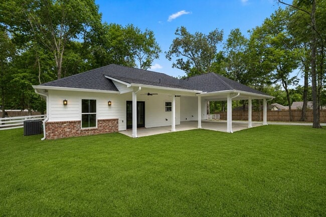 Building Photo - 5161 Lazy Ln