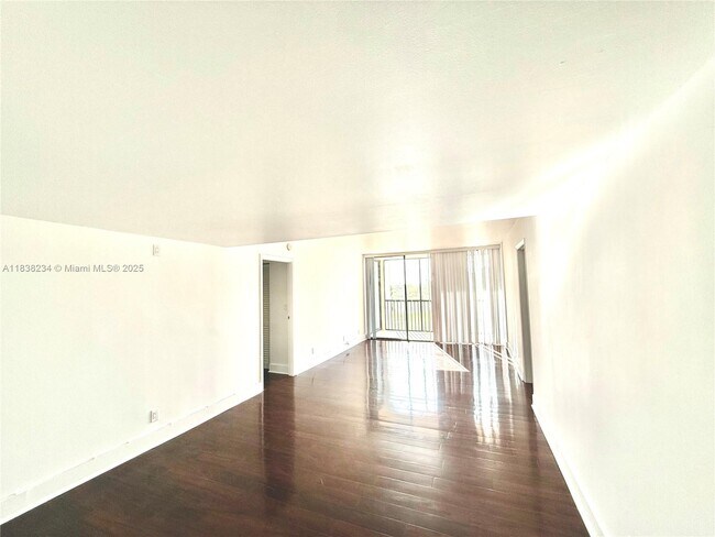 Building Photo - 20335 W Country Club Dr