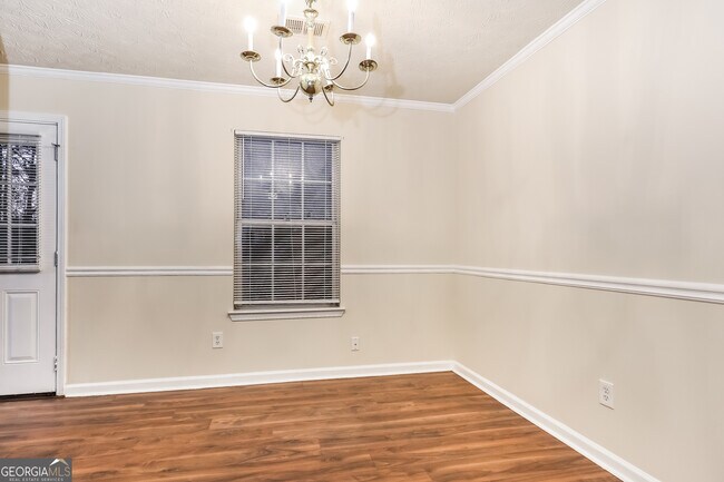 Building Photo - 2585 Lake Royale Dr