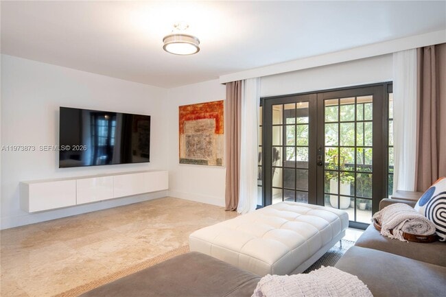 Building Photo - 576 Westree Ln