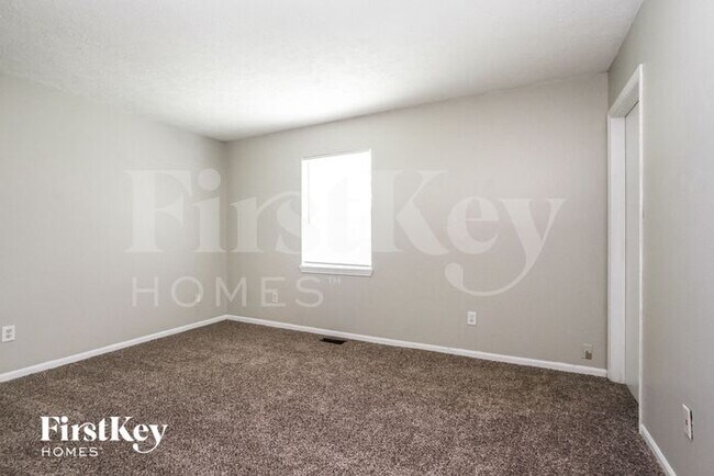 Building Photo - 4333 Phoenix Dr