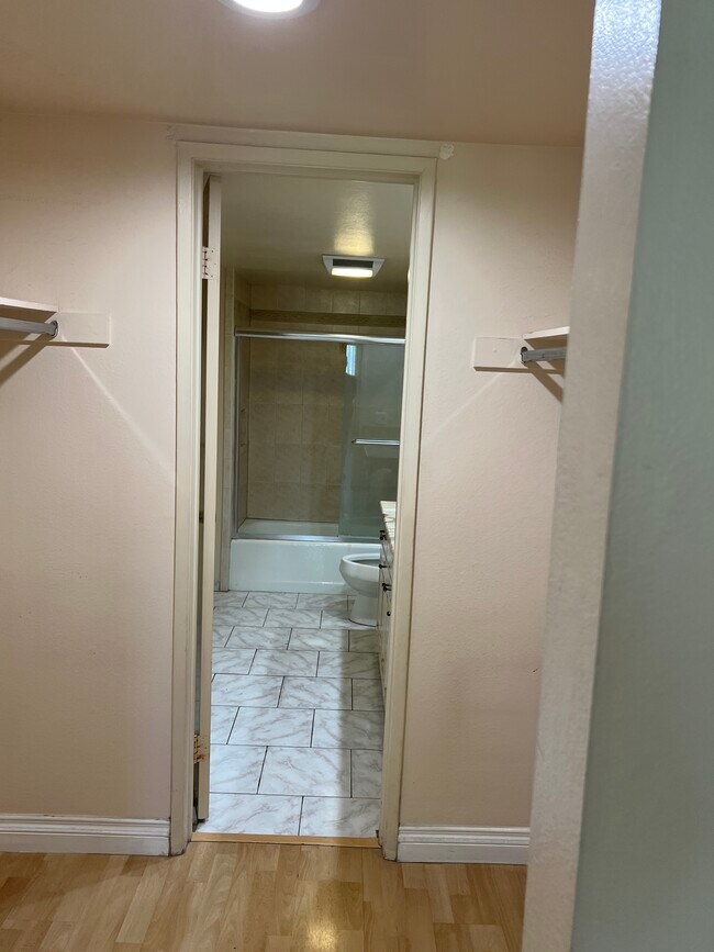 Building Photo - 110 N Everett St