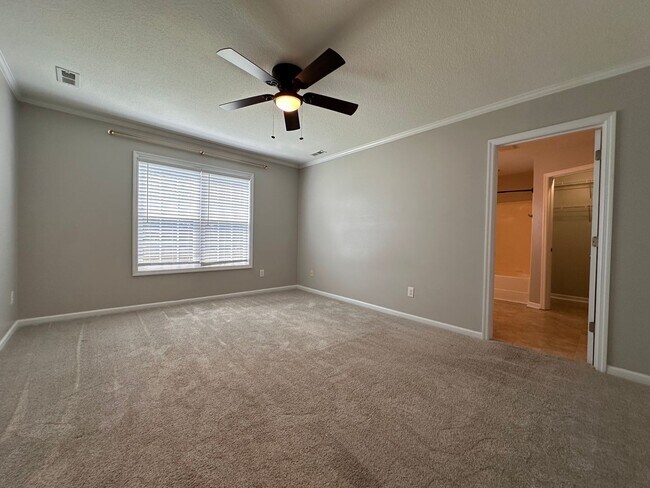 Building Photo - 102 Brookhaven Dr