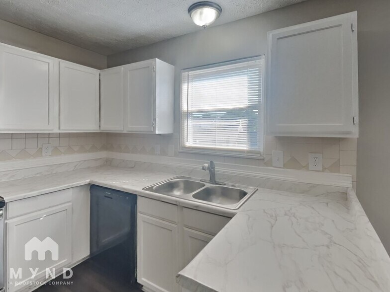 Building Photo - 3108 Olympic Club Dr