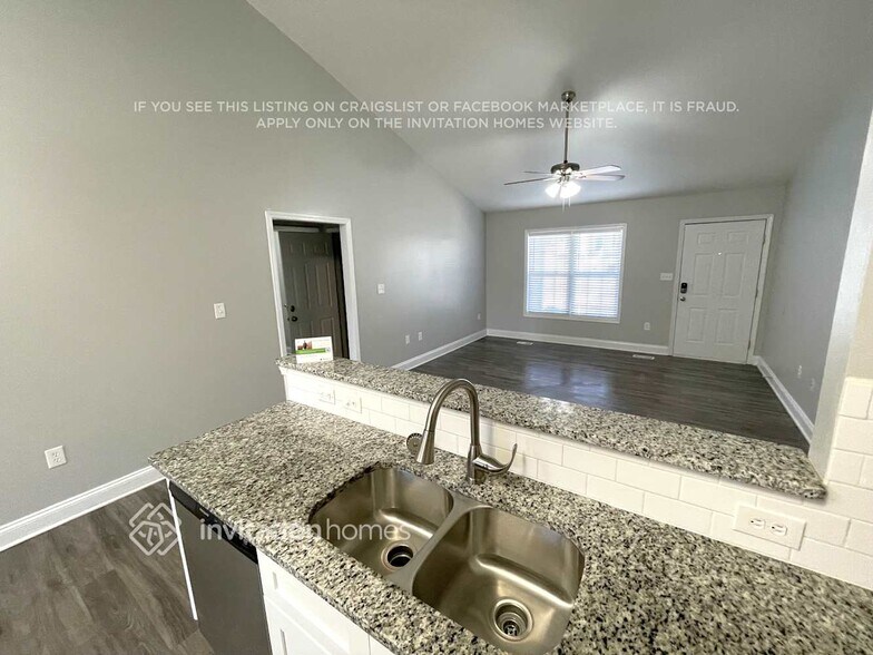 Building Photo - 855 Loch Lomond Cir