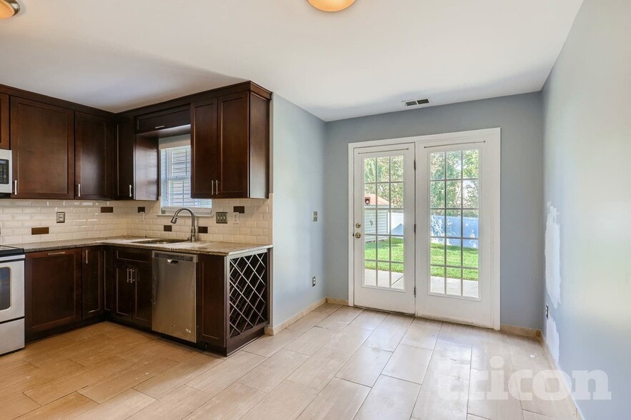 Building Photo - 149 Red Tip Ln