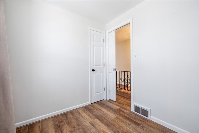 Building Photo - 207 W Ivy St