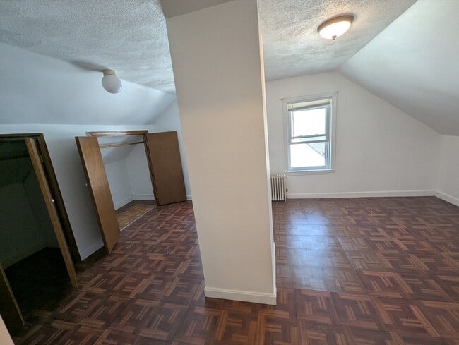 Building Photo - 15 Middle St