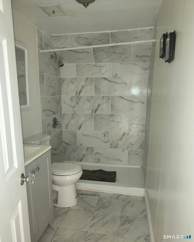 Building Photo - 30 Hawkins St