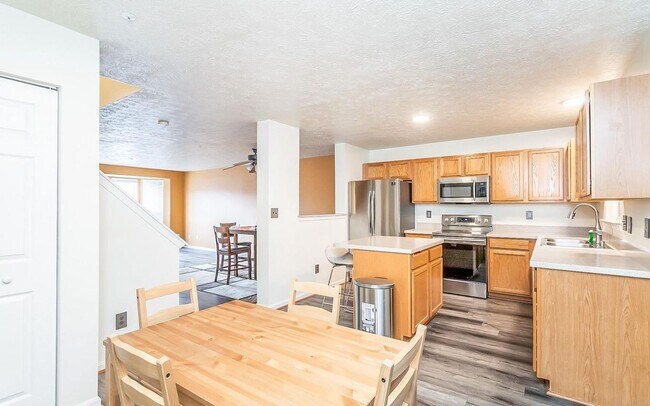 Building Photo - 4733 Buxton Cir