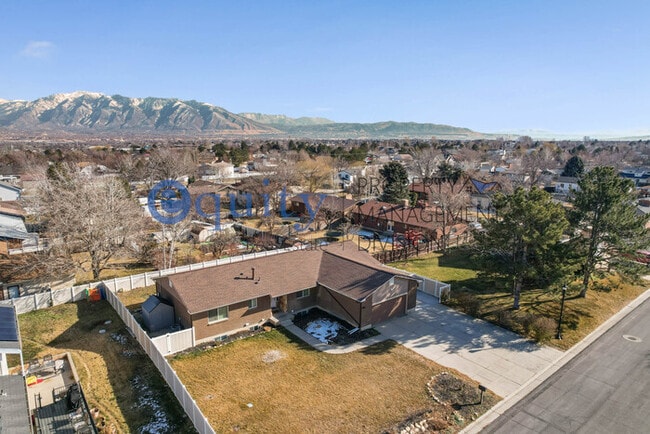 Building Photo - Large basement apartment in South Jordan