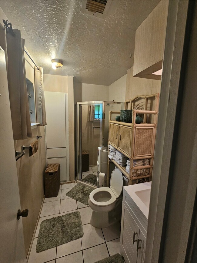 Building Photo - 15206 Flamingo Park