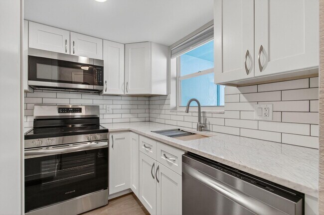 Building Photo - 750 Rider Rd