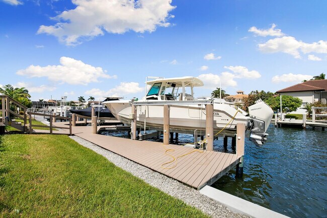 Building Photo - 874 Magnolia Ct