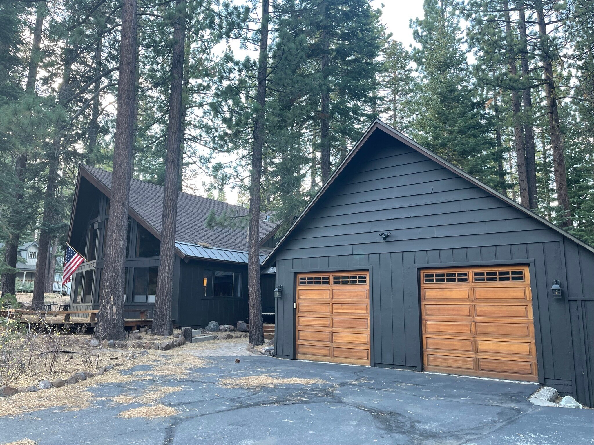 Front/Attached Garage - 15948 Northwoods Blvd