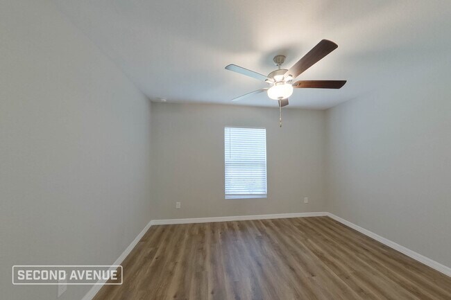 Building Photo - 14051 Canadian Ave