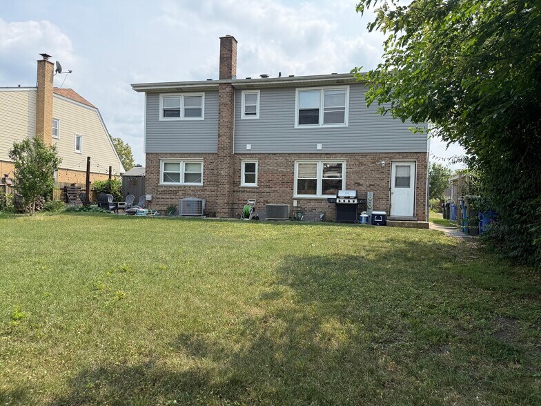 Building Photo - 1202 E Ardyce Ln