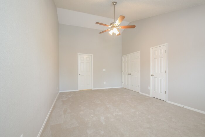 Building Photo - 16556 E Hialeah Dr