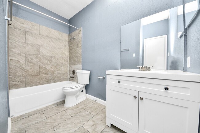 Building Photo - 14550 Fonmeadow Dr