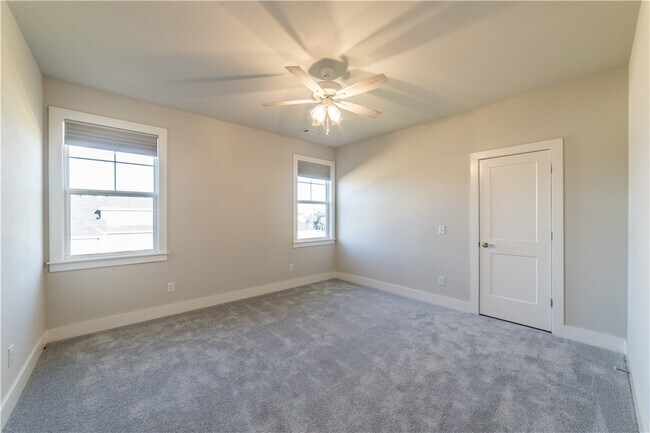 Building Photo - 6417 S 62nd St