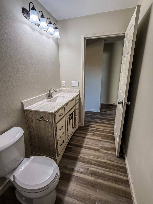 Building Photo - 256 E Outer Rd