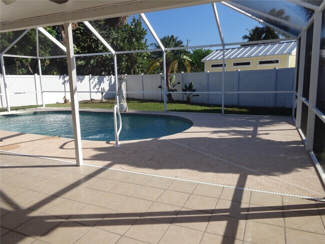 Building Photo - 1565 Thumb Point Dr