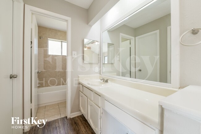Building Photo - 22219 Oakhill Gate Dr