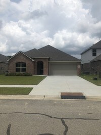 Building Photo - 35603 Grovemont Dr