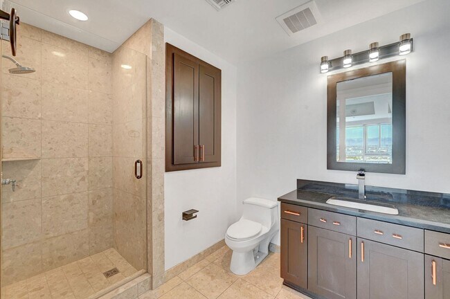 Building Photo - Panorama Towers Unit 602