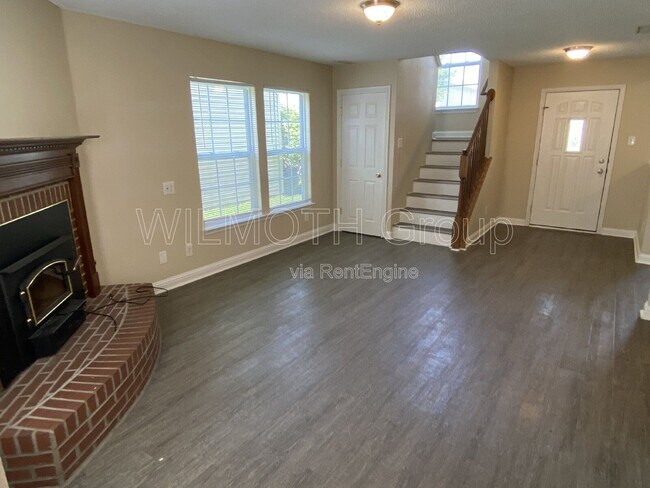 Building Photo - 12853 Courage Crossing