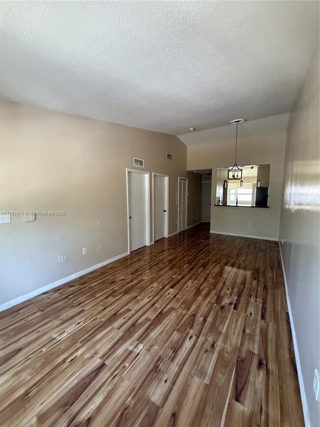 Building Photo - 1300 SE 29th St